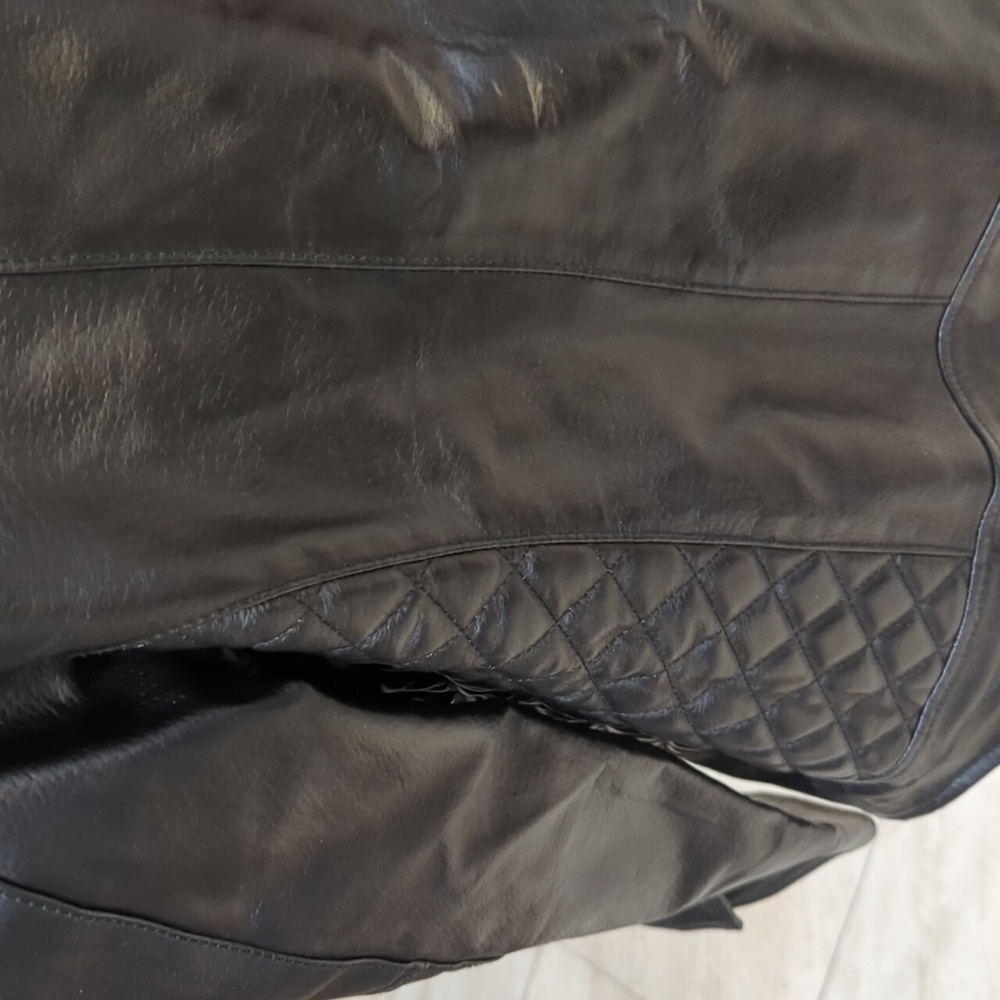 Leather jacket - Picture 10 of 14